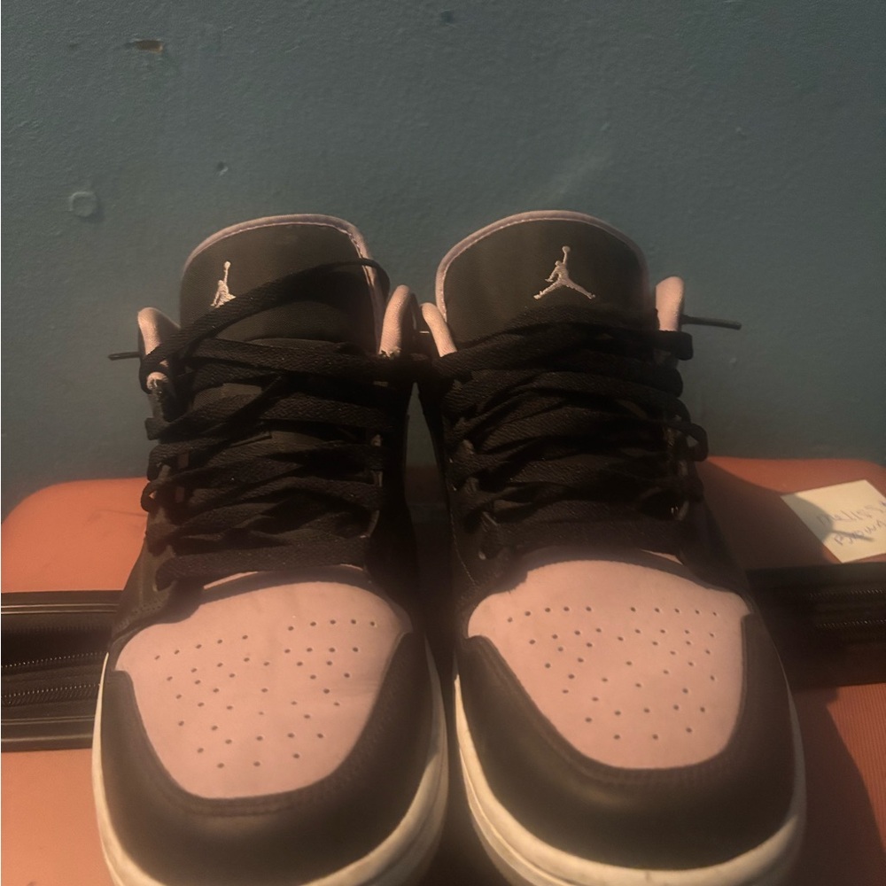 Jordan Sneakers Black and Pink
